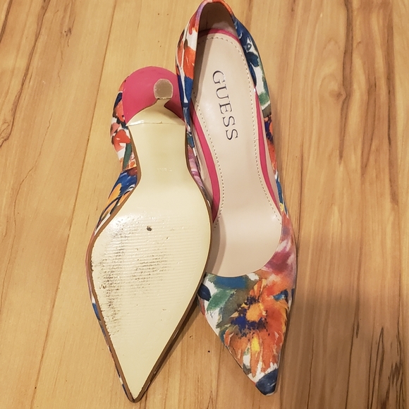 GUESS BEAUTIFUL FABRIC FLOWER STILETTO HEELS SIZE 7.5 - Picture 4 of 9